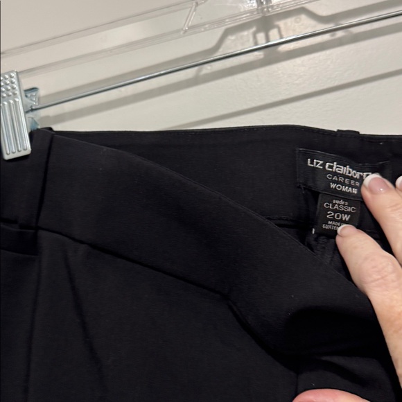 Liz Claiborne Women’s Classic Pull On Black Dress Pants Audra 20w - Picture 2 of 3